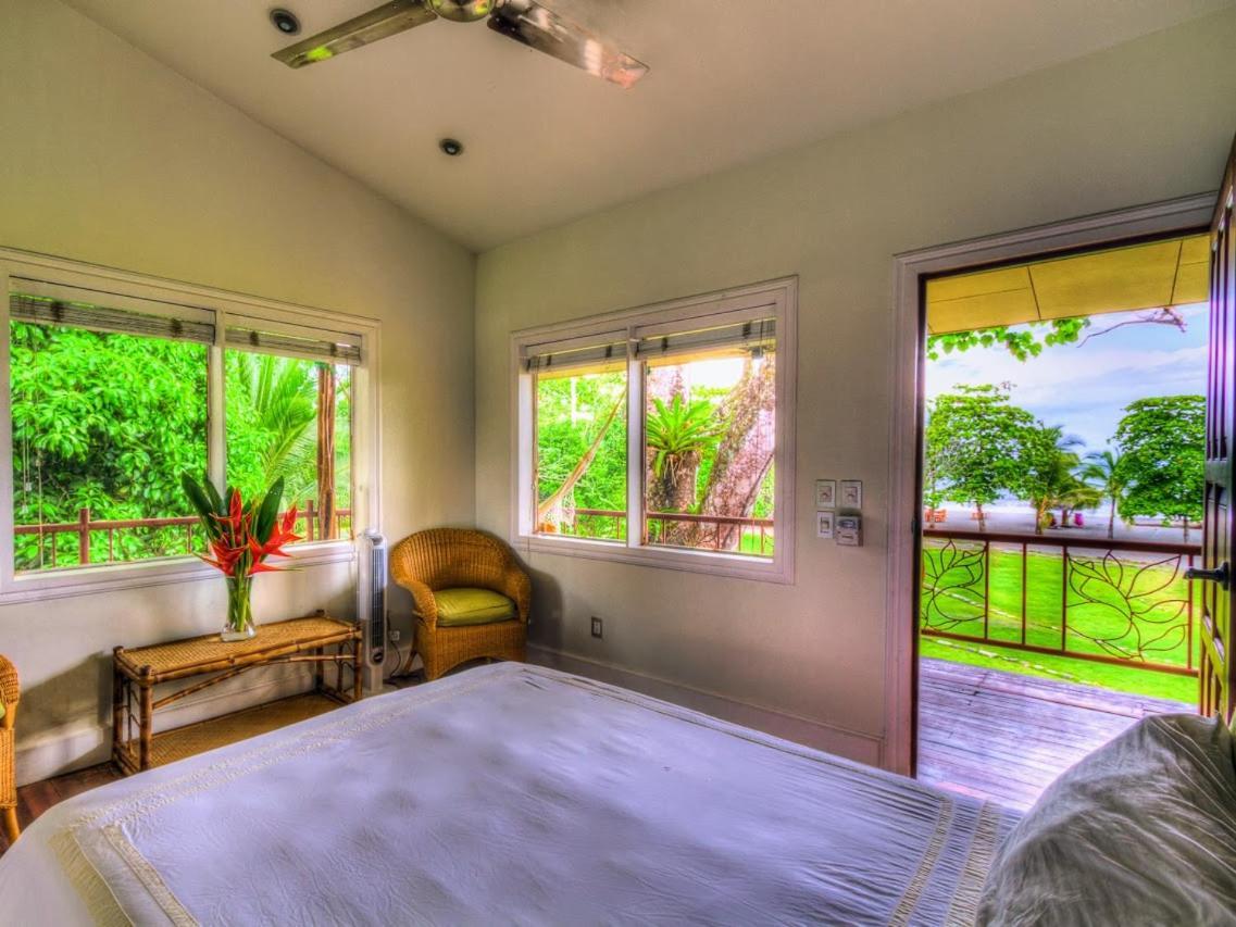 Iguana Lodge Beach Resort Puerto Jiménez エクステリア 写真