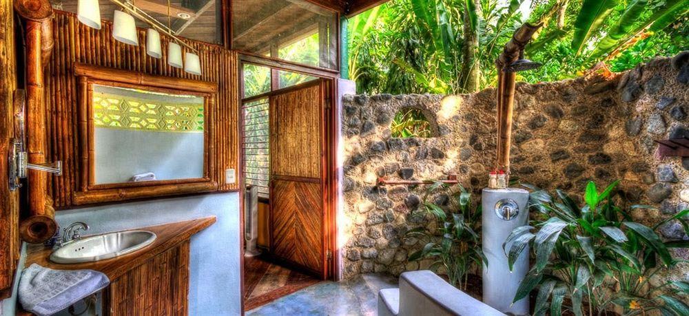 Iguana Lodge Beach Resort Puerto Jiménez エクステリア 写真
