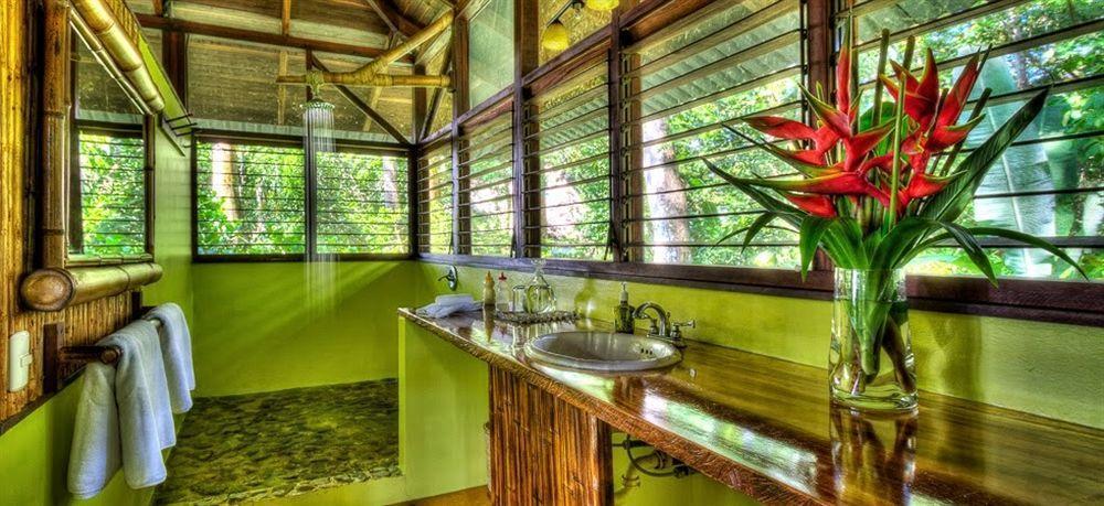 Iguana Lodge Beach Resort Puerto Jiménez エクステリア 写真