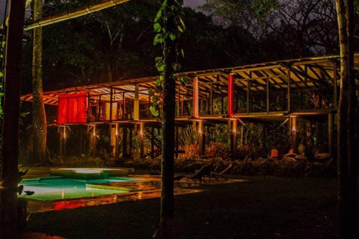 Iguana Lodge Beach Resort Puerto Jiménez エクステリア 写真