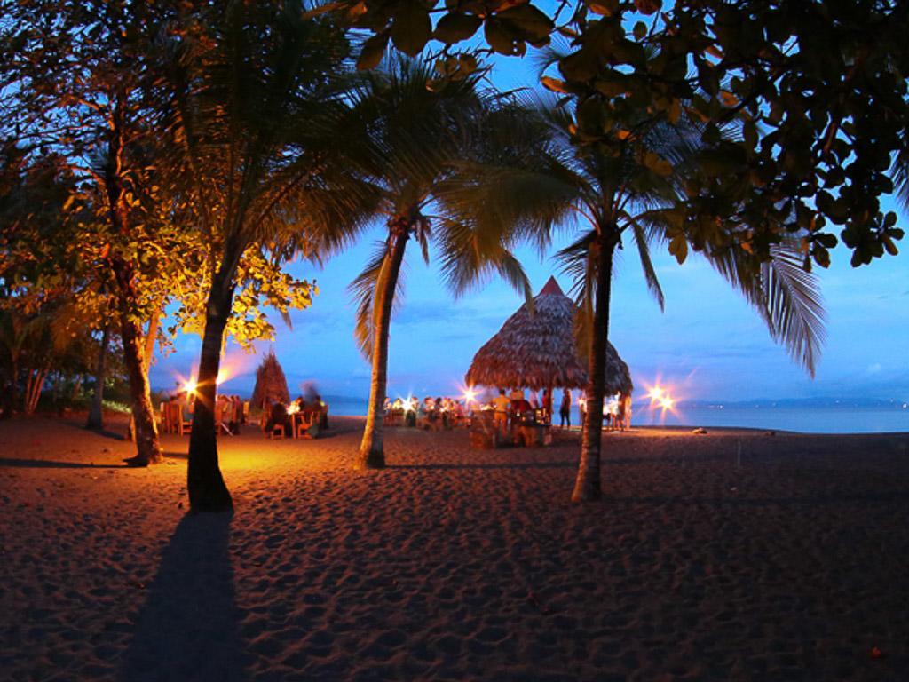 Iguana Lodge Beach Resort Puerto Jiménez エクステリア 写真